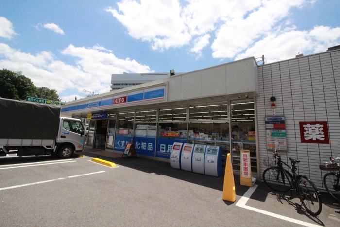 コンビニ　ローソン（コンビニ）まで640m