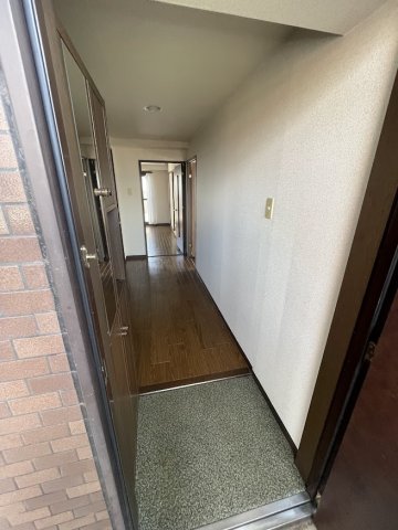 玄関　反転タイプです