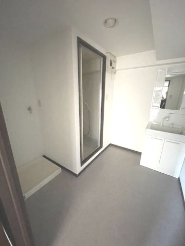 洗面設備　反転タイプです