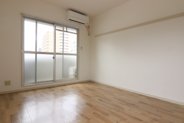 居室・リビング　※別号室の参考写真です