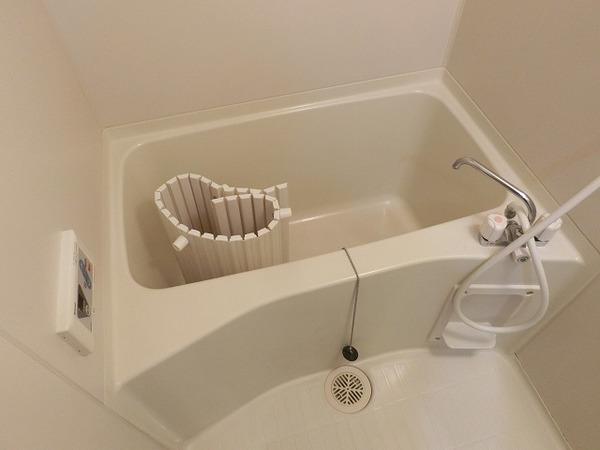 バス・シャワールーム　キレイにリフォームされています！