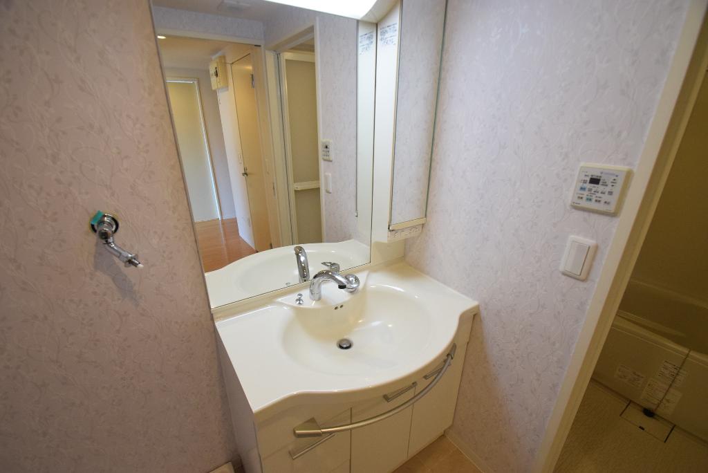 洗面設備　洗髪洗面化粧台