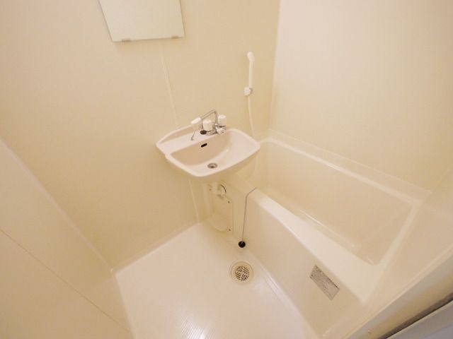 バス・シャワールーム　★浴室乾燥機付きバスルーム★