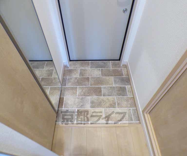 玄関　新築できれいなお部屋です