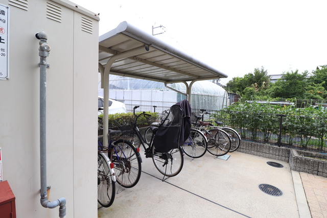 その他共有部分　屋根付き駐輪場