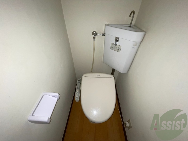 トイレ　白を基調としたトイレは、清潔感がありますね