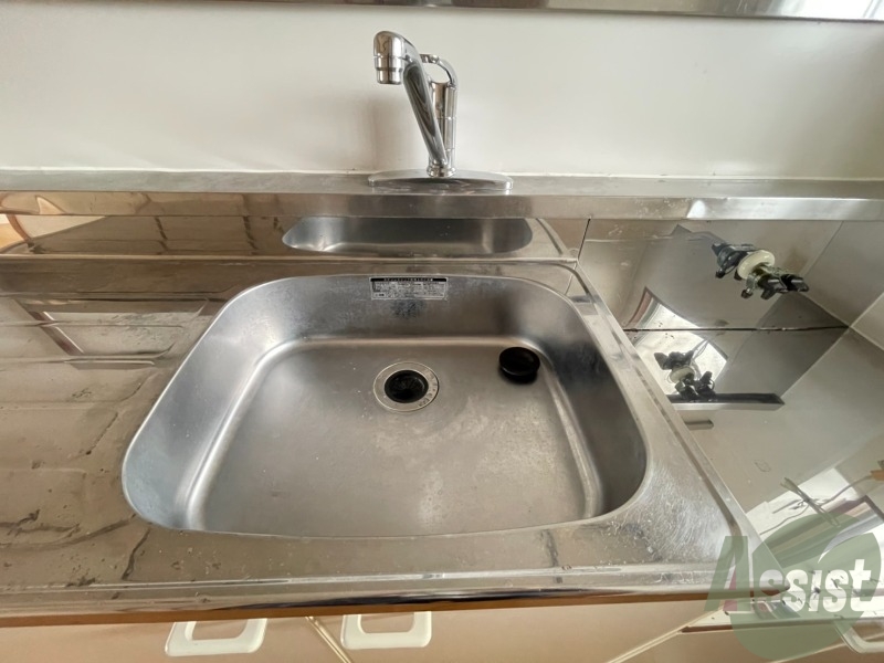 洗面設備　洗面台はありませんが、朝の身支度はここでばっちり。