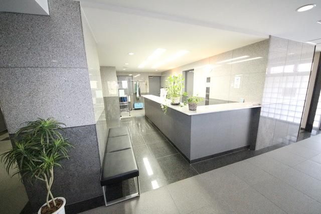 エントランス　★クリーニング受け付けてます★