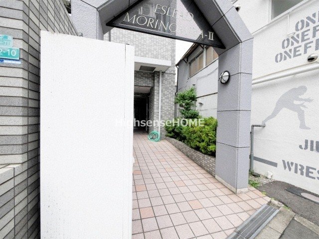 エントランス　建物の内部です