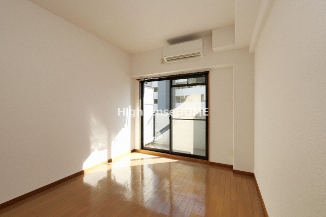 居室・リビング　こちらのリビングで趣味の時間をお楽しみください