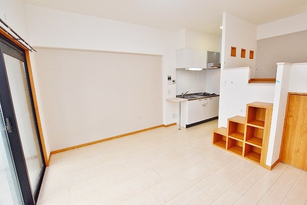 居室・リビング　★洋室10.1帖★(クロス現況優先)