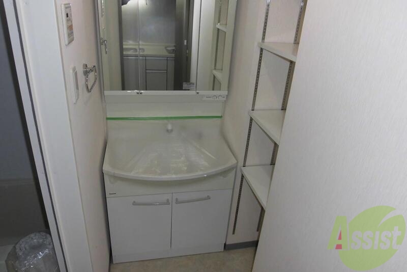 洗面設備　シャンドレ付きドレッサーは夏の身支度も快適ですよね。