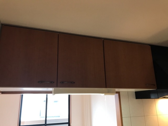 キッチン　キッチン上吊り戸棚