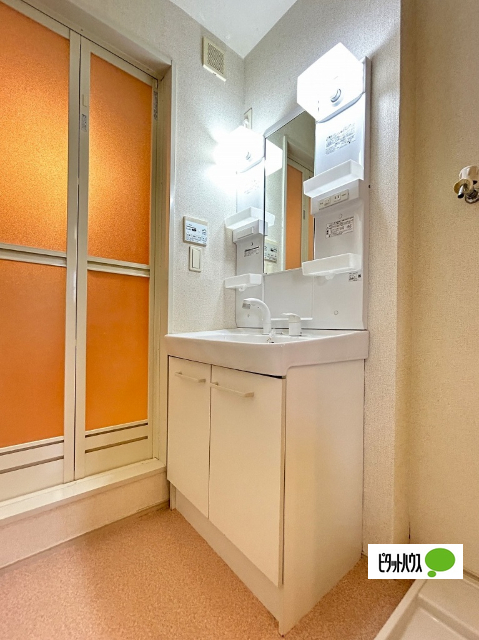 洗面設備　同一タイプ