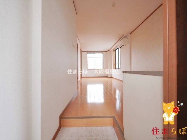 玄関　「気になったら、LINEで気軽に相談できますよ。」