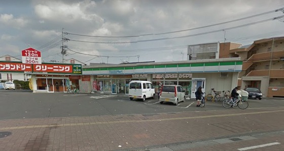 コンビニ　ファミリーマート学南町店（コンビニ）まで481m