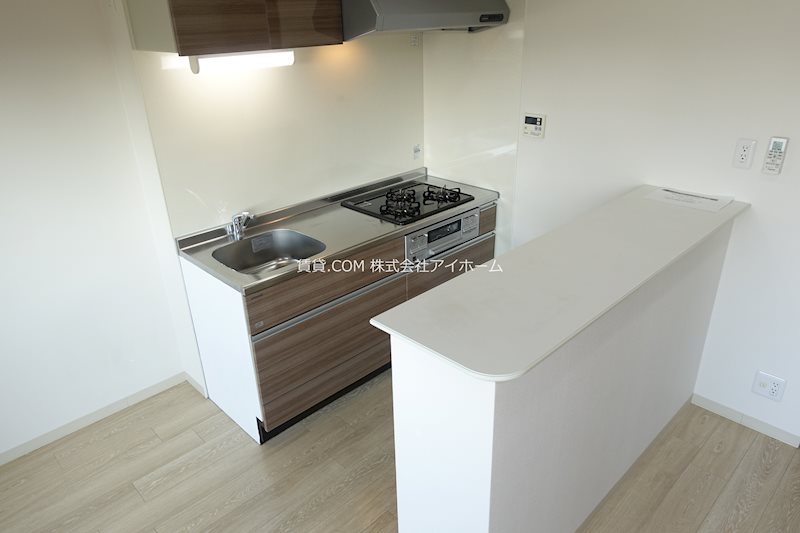 キッチン　カウンター付き