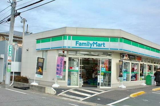 コンビニ　ファミリーマート市川欠真間店（コンビニ）まで293m