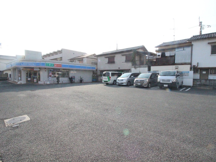 コンビニ　ローソン（コンビニ）まで250m