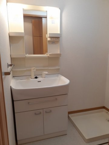 洗面設備　脱衣スペースもあります