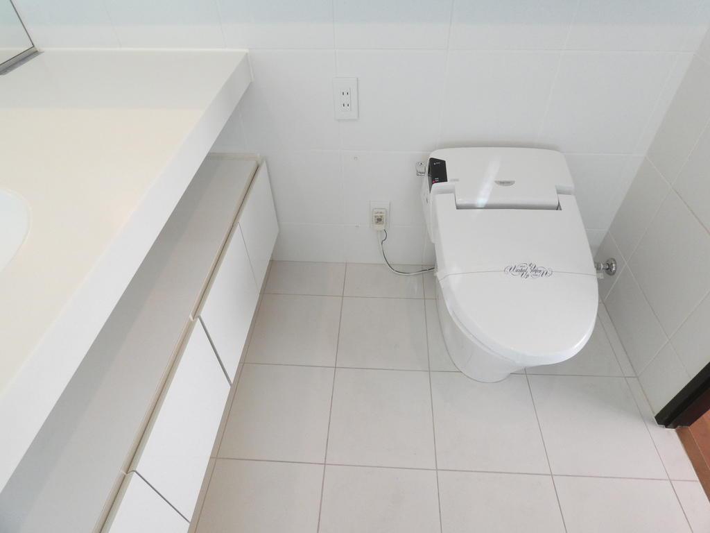 トイレ　トイレ