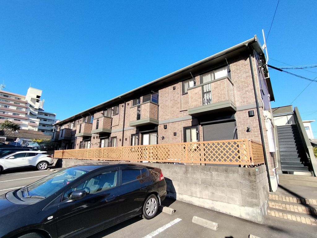 建物外観　駐車場