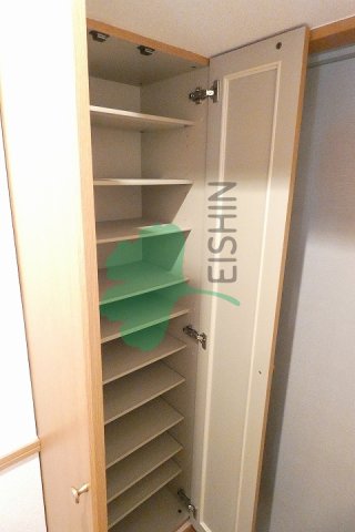 玄関　下駄箱もしっかりついてます！