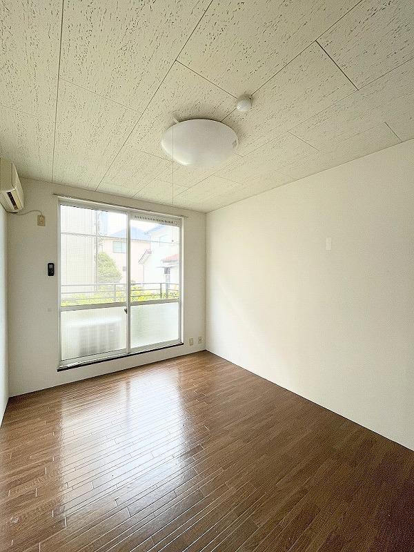 居室・リビング　洋室6帖（エアコン撤去予定）