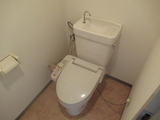 トイレ　別号室の写真を使用しています