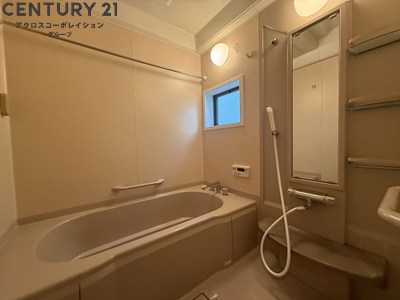 バス・シャワールーム　浴室乾燥・追い炊き機能付きで便利☆