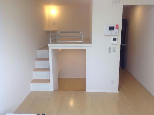 居室・リビング　ダウンロフトなので、１Ｋでも広く使える