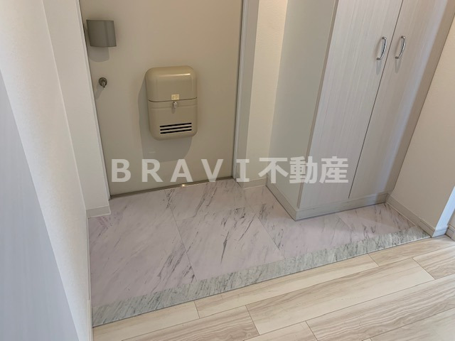 玄関　【GAUDI（ガウディ）】落ち着いた玄関です