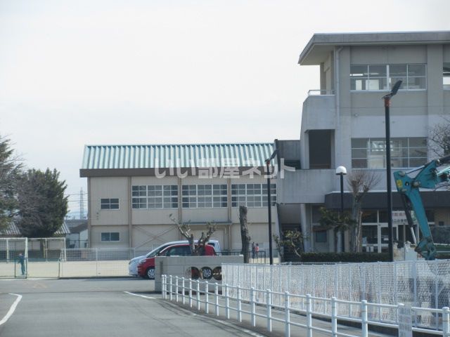 小学校　松阪市立第二小学校（小学校）まで1075m