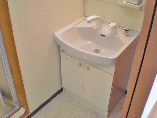 洗面設備　同物件・別部屋の写真です