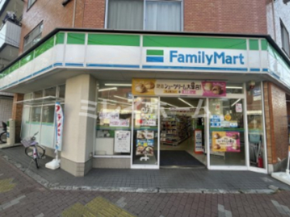 コンビニ　ファミリーマート 下丸子駅南店（コンビニ）まで163m