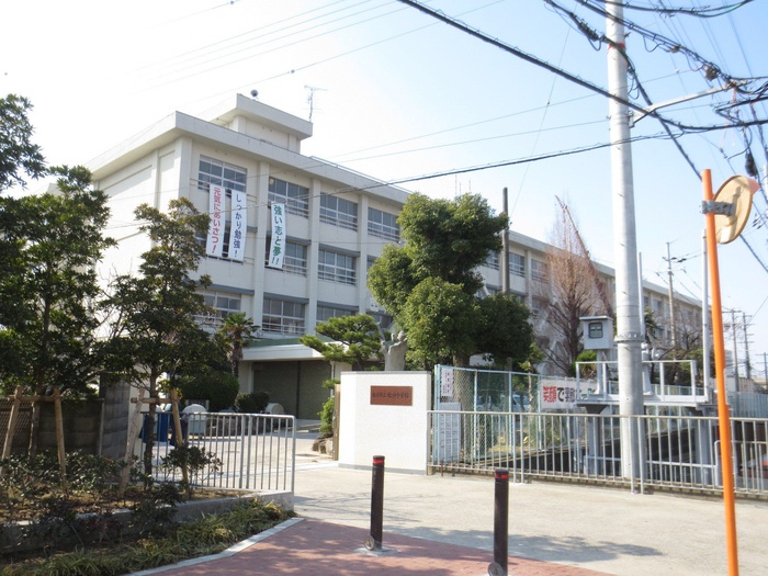 中学校　松原中学校（中学校）まで850m