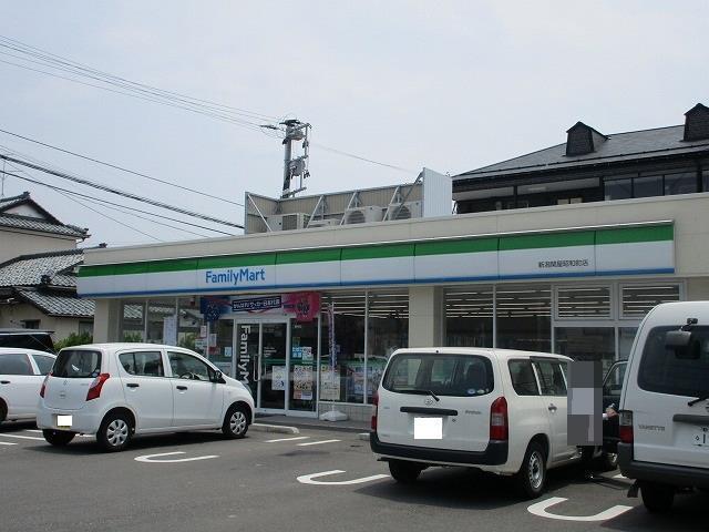コンビニ　ファミリーマート新潟関屋昭和町店（コンビニ）まで584m