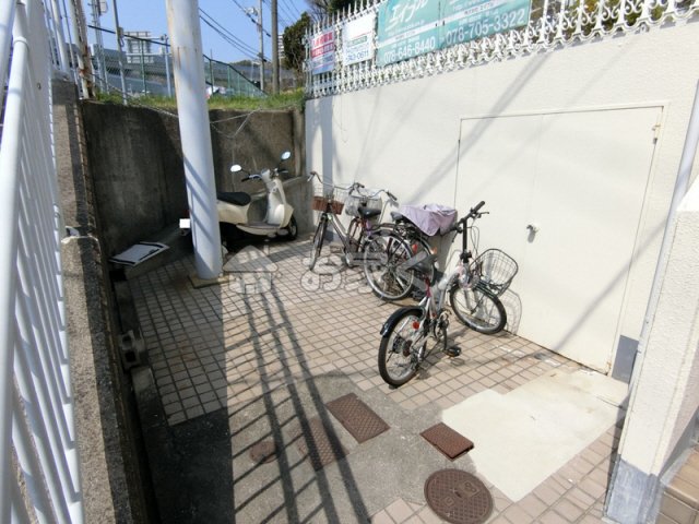 駐車場　駐輪場