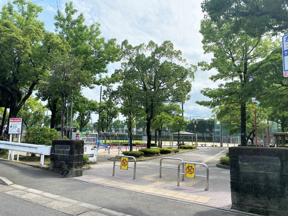 公園　伊敷団地中央公園（公園）まで600m
