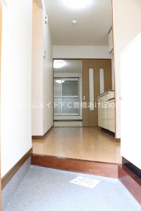 玄関　同型別部屋写真
