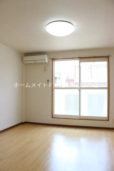 居室・リビング　同型別部屋写真