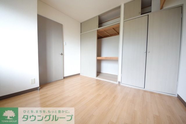 居室・リビング　☆洋室５．５帖です☆