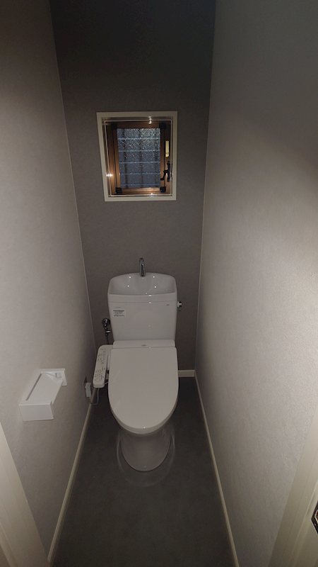 ＪＲ総武線 小岩駅 徒歩7分 2階建 築34年のトイレ写真