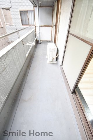 バルコニー　明るいバルコニーです