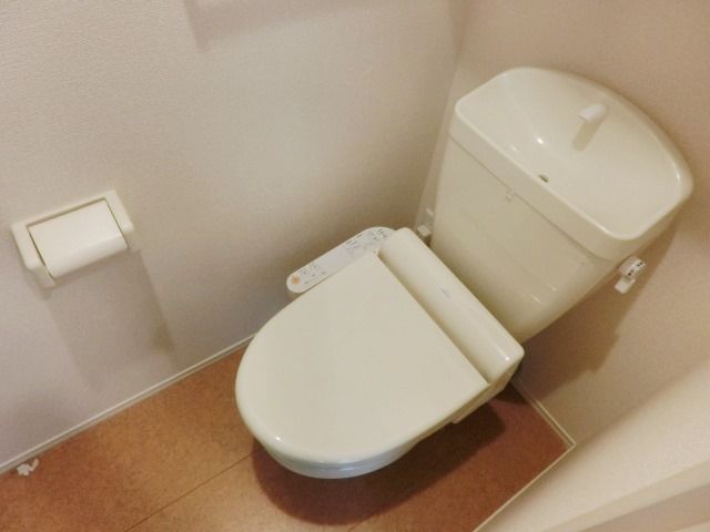 トイレ　ウォシュレット付きです。