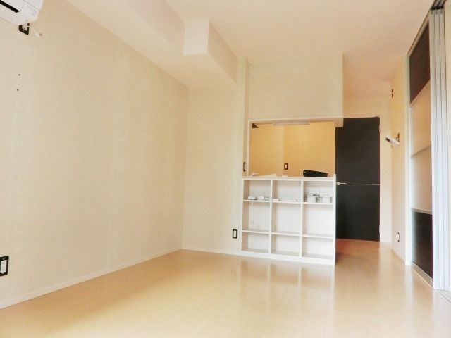 居室・リビング　開放的なお部屋です。