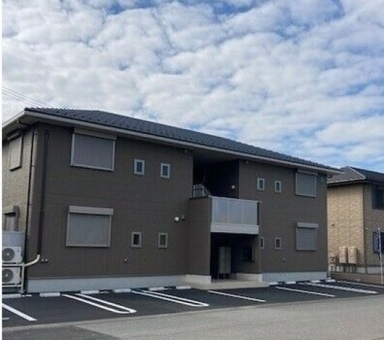 建物外観　全戸角部屋。ネット無料。