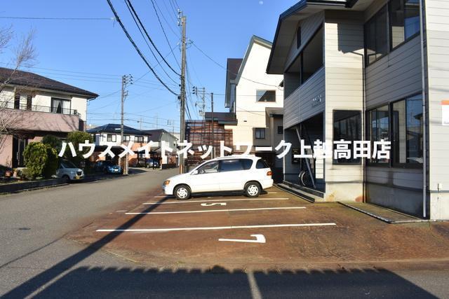 駐車場　消雪付駐車場