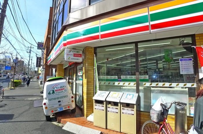 コンビニ　セブンイレブン（コンビニ）まで390m