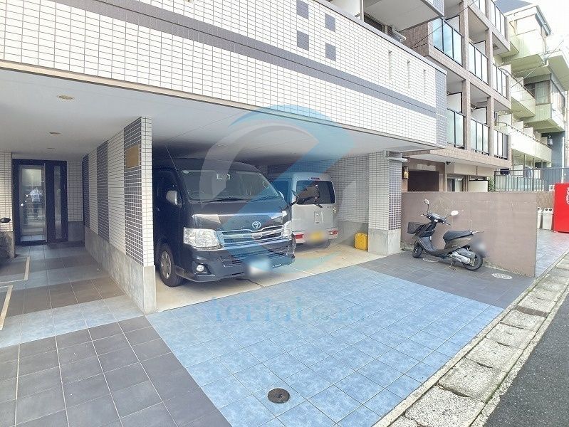 駐車場　駐車場
